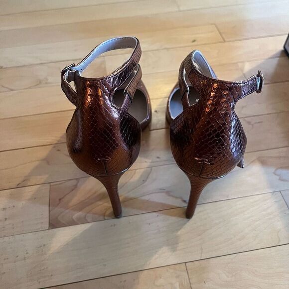 27 Edit Abilyn Ankle Strap Pump size 7.5 - Picture 6 of 9